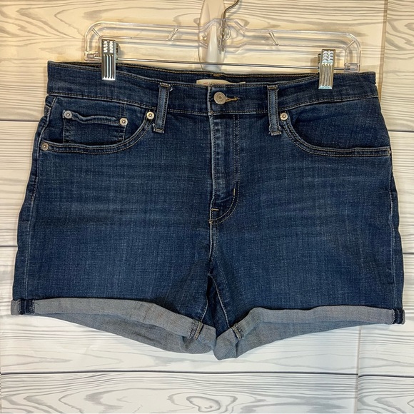 Size 31  Levi Strauss jean shorts - Picture 1 of 3
